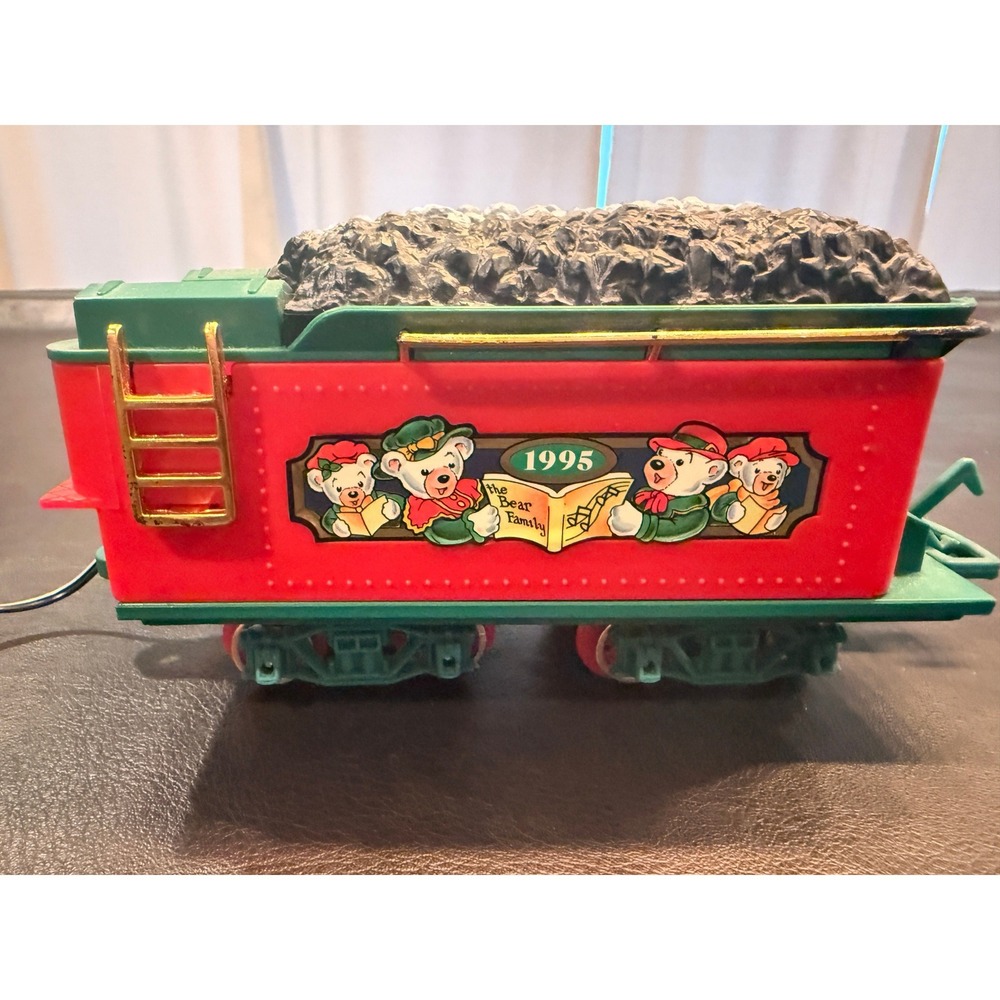 New Bright 1995 The Bear Family Holiday Coal Tender Train Car Red Green Vintage
